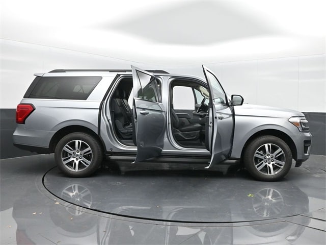 new 2024 Ford Expedition car, priced at $62,000