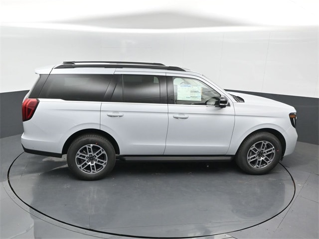 new 2025 Ford Expedition car, priced at $68,210