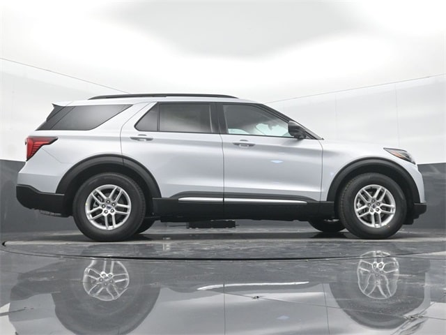 new 2025 Ford Explorer car, priced at $41,620