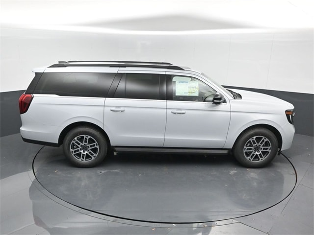 new 2025 Ford Expedition car, priced at $71,210