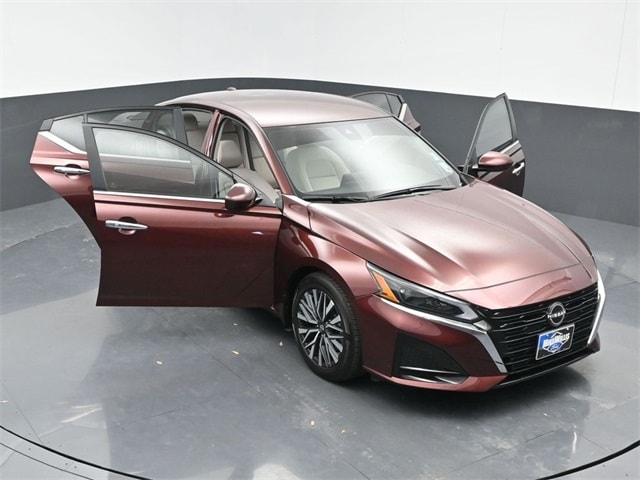 used 2023 Nissan Altima car, priced at $21,178