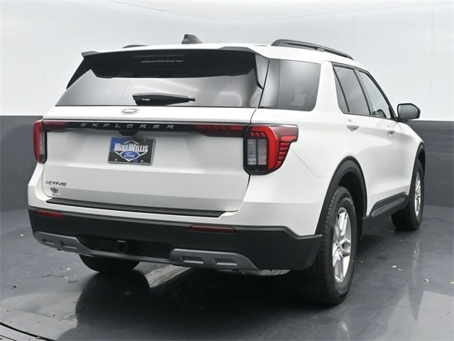 new 2025 Ford Explorer car, priced at $42,105