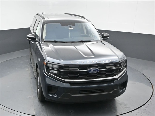new 2025 Ford Expedition car, priced at $71,705