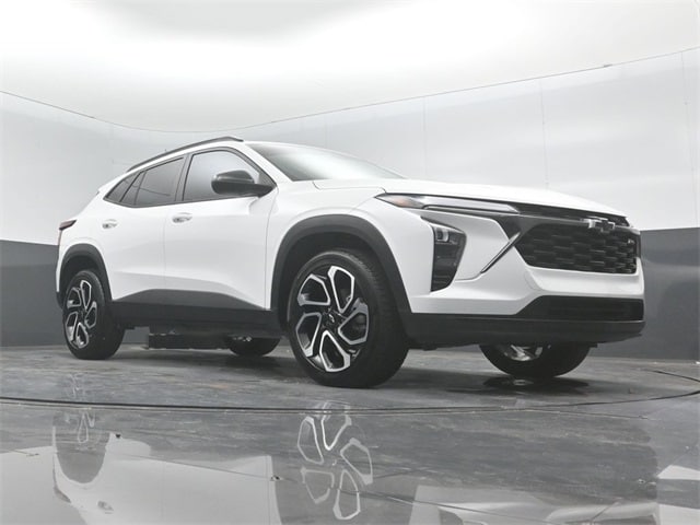 used 2025 Chevrolet Trax car, priced at $24,182