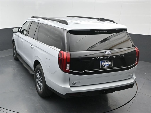 new 2025 Ford Expedition car, priced at $71,210