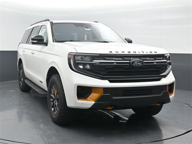 new 2025 Ford Expedition car, priced at $84,020