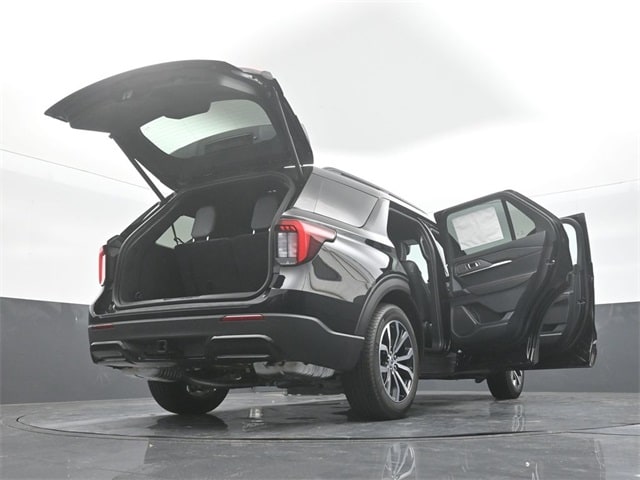new 2025 Ford Explorer car, priced at $43,590