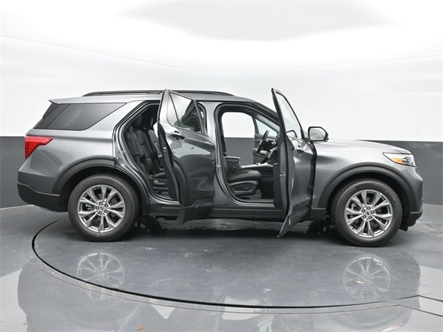 new 2024 Ford Explorer car, priced at $41,075