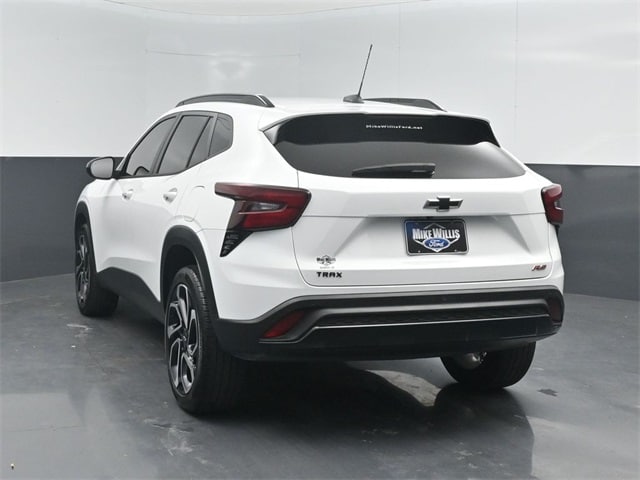 used 2025 Chevrolet Trax car, priced at $24,182