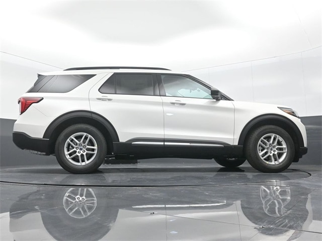 new 2025 Ford Explorer car, priced at $42,605