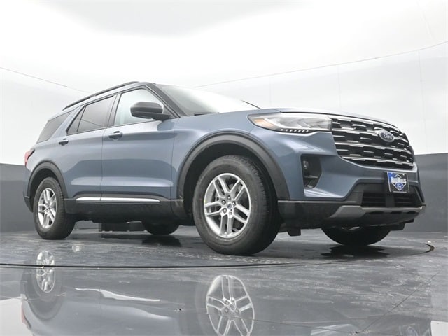 new 2025 Ford Explorer car, priced at $41,805