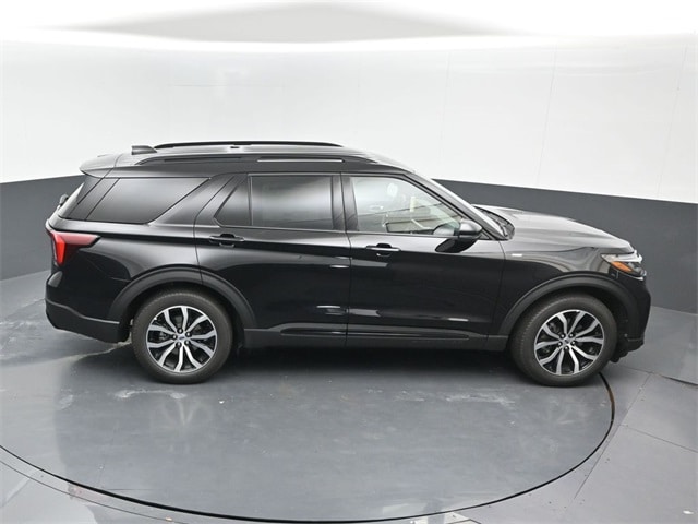 new 2025 Ford Explorer car, priced at $43,615