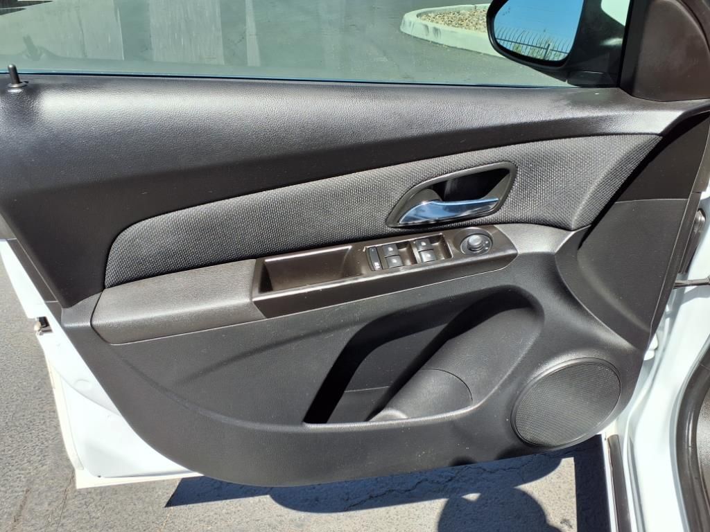 used 2014 Chevrolet Cruze car, priced at $10,000