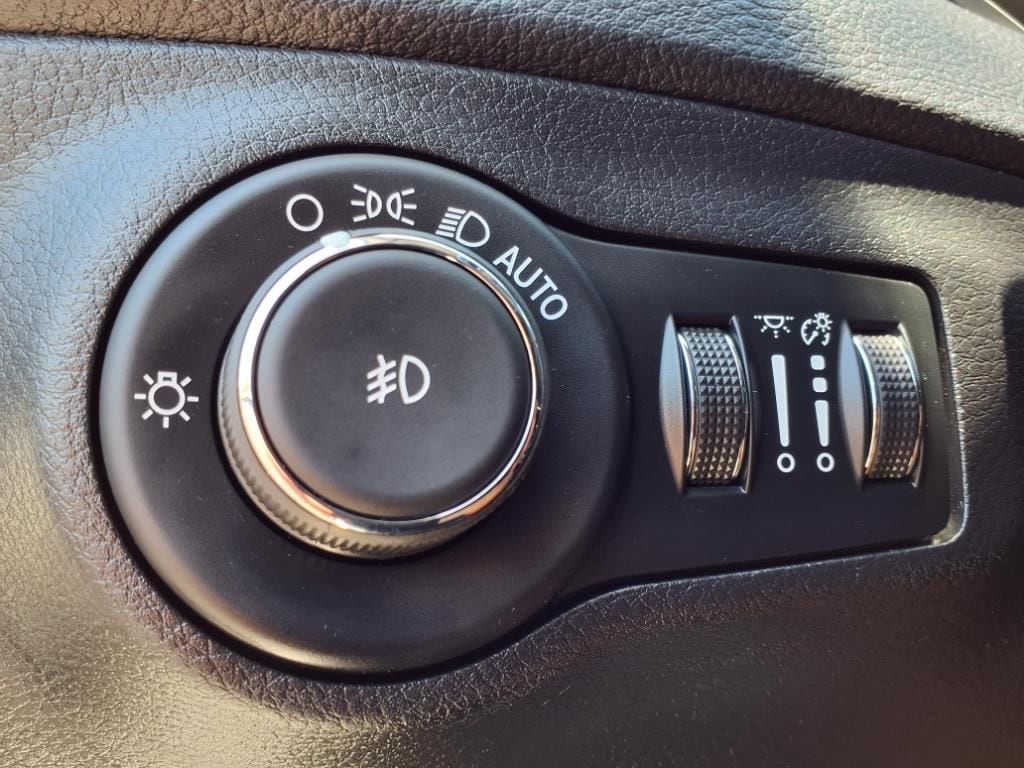 used 2020 Jeep Compass car, priced at $13,500