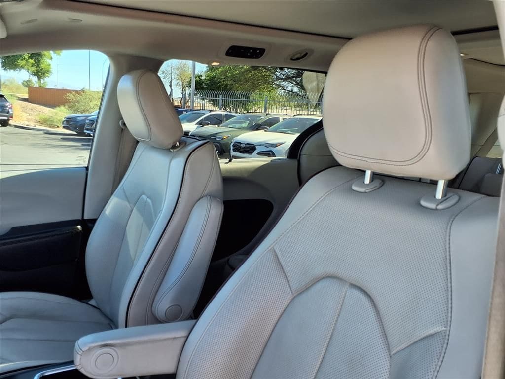 used 2020 Chrysler Pacifica car, priced at $18,500