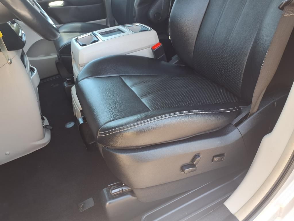used 2015 Chrysler Town & Country car, priced at $7,777