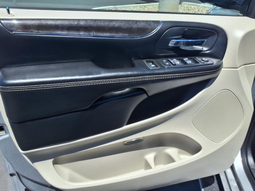 used 2015 Chrysler Town & Country car, priced at $7,777