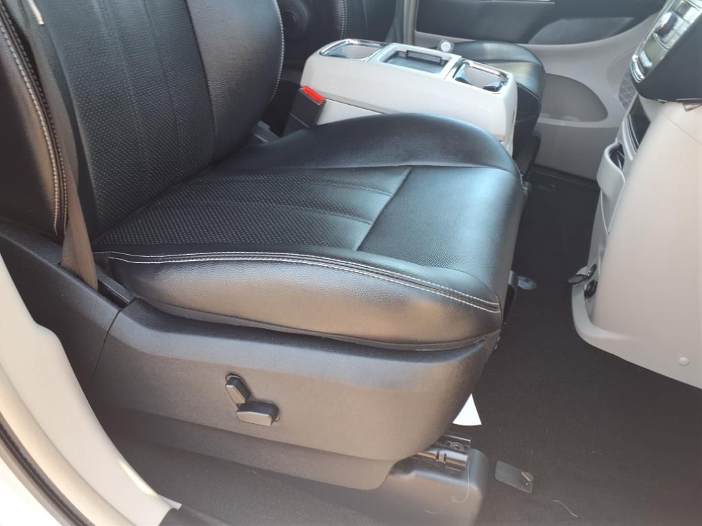 used 2015 Chrysler Town & Country car, priced at $7,777