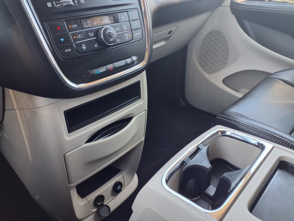 used 2015 Chrysler Town & Country car, priced at $7,777