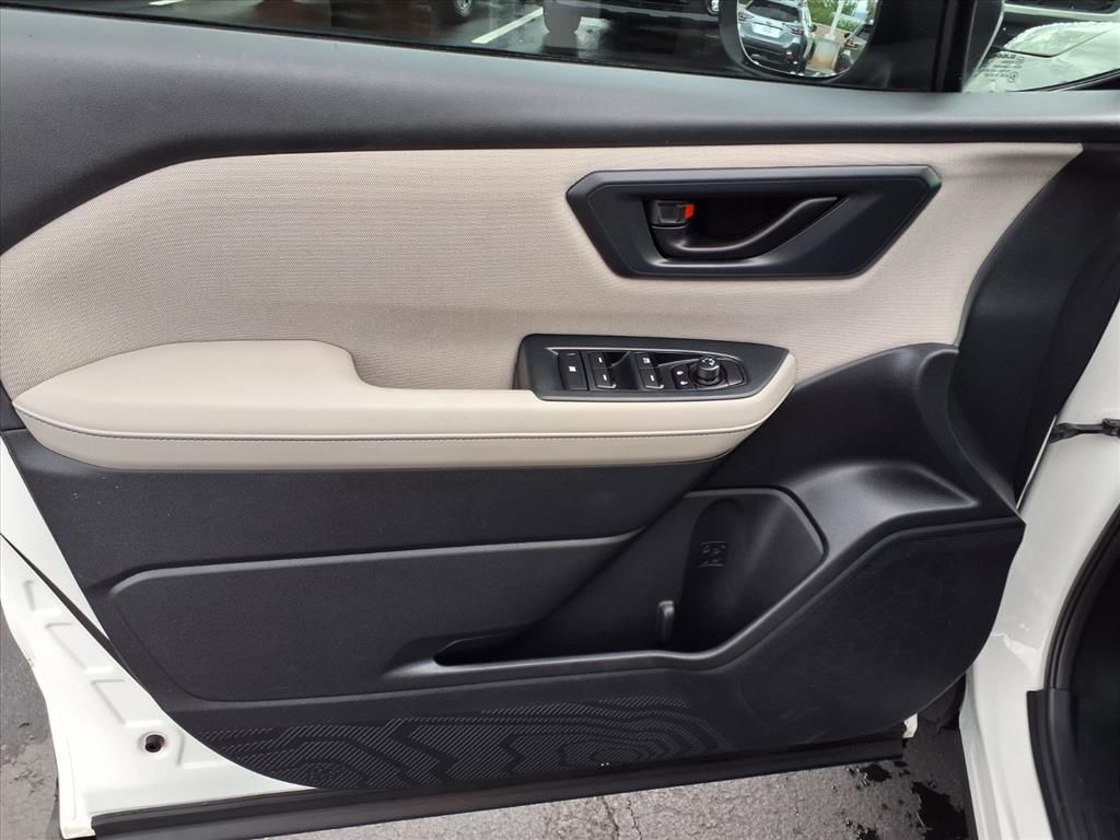 used 2025 Subaru Forester car, priced at $28,500