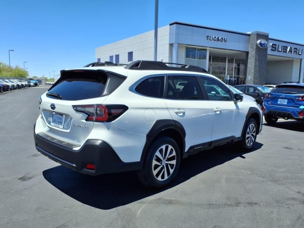 used 2025 Subaru Outback car, priced at $33,000
