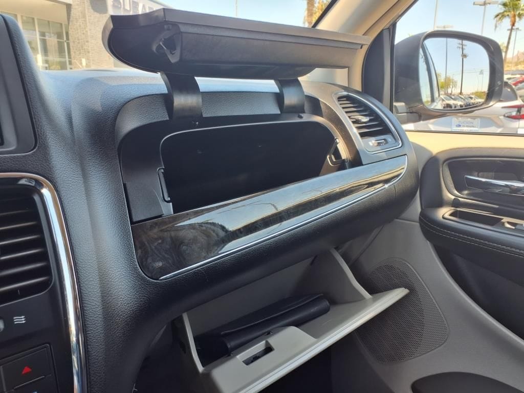 used 2015 Chrysler Town & Country car, priced at $7,777