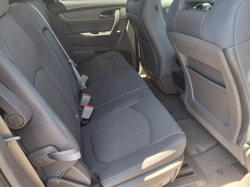 used 2014 Chevrolet Traverse car, priced at $11,000