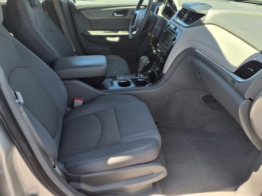 used 2014 Chevrolet Traverse car, priced at $11,000