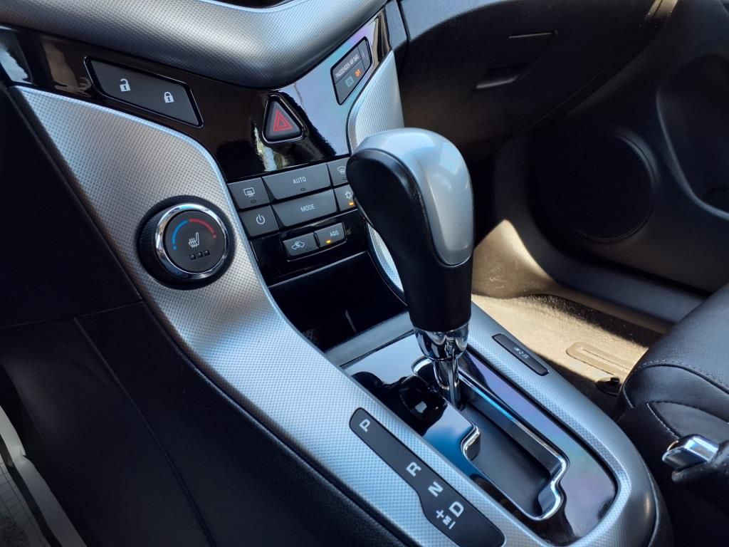 used 2014 Chevrolet Cruze car, priced at $10,000