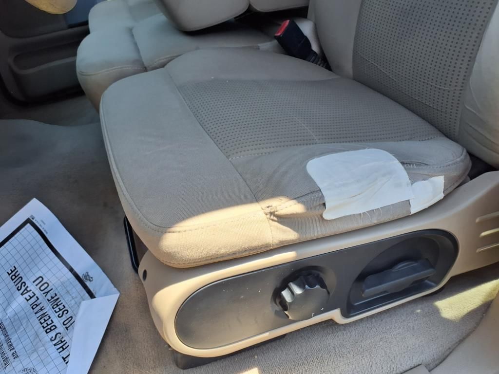 used 2007 Ford F-150 XLT car, priced at $10,500