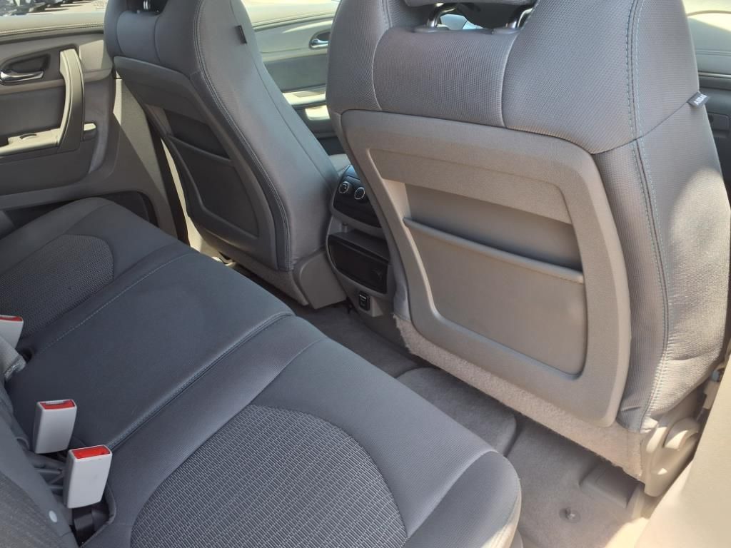 used 2014 Chevrolet Traverse car, priced at $11,000