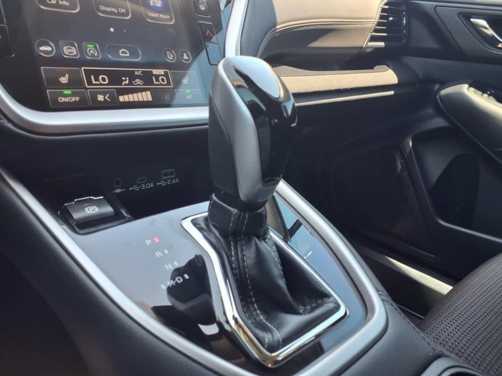 used 2025 Subaru Outback car, priced at $33,000