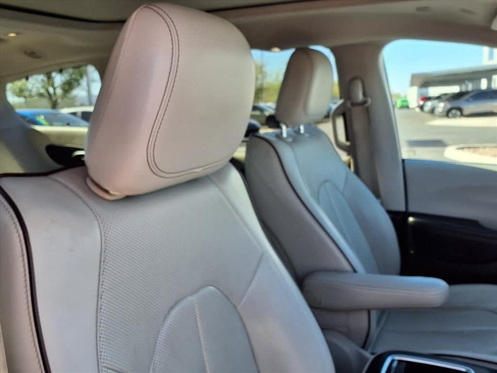 used 2020 Chrysler Pacifica car, priced at $18,500
