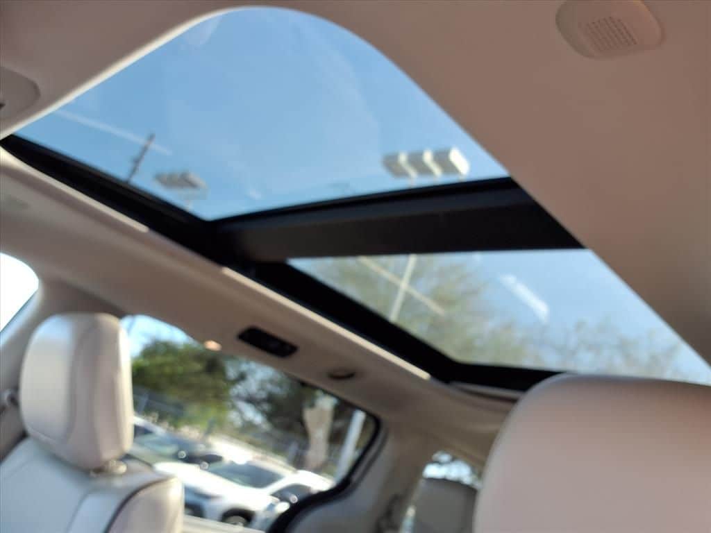 used 2020 Chrysler Pacifica car, priced at $18,500