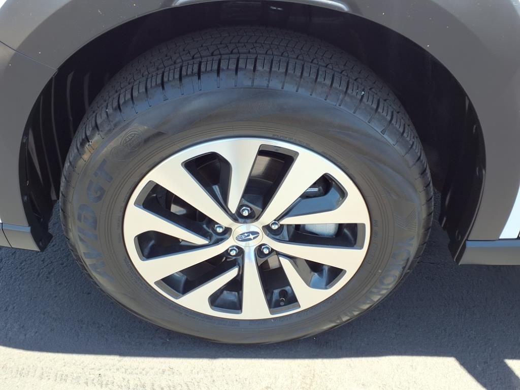 used 2025 Subaru Outback car, priced at $33,000