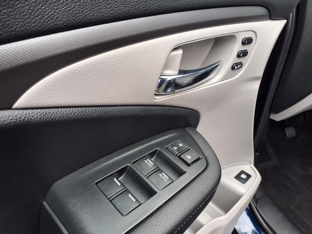 used 2023 Honda Ridgeline car, priced at $35,000