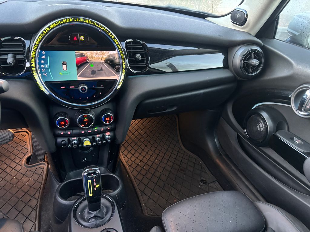 used 2022 MINI Electric Hardtop 2 Door car, priced at $18,000