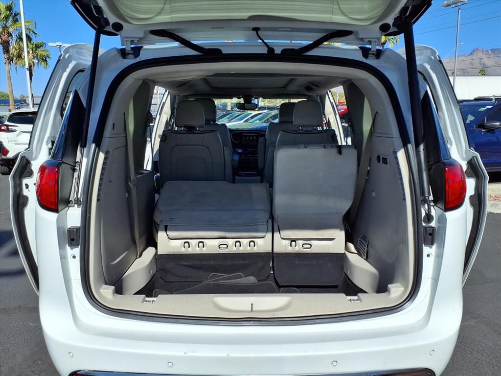 used 2020 Chrysler Pacifica car, priced at $18,500