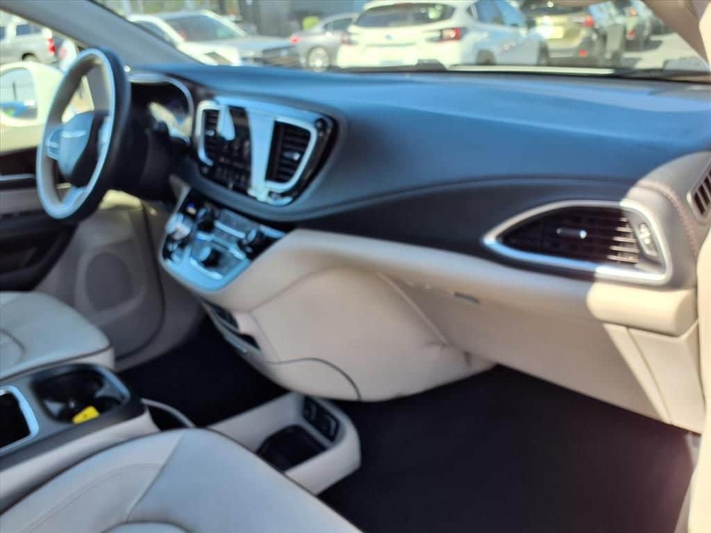 used 2020 Chrysler Pacifica car, priced at $18,500