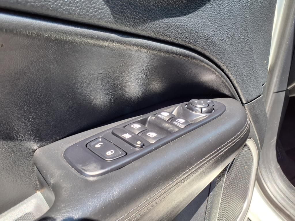 used 2020 Jeep Compass car, priced at $13,500