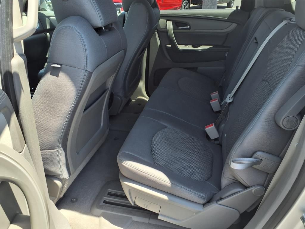 used 2014 Chevrolet Traverse car, priced at $11,000